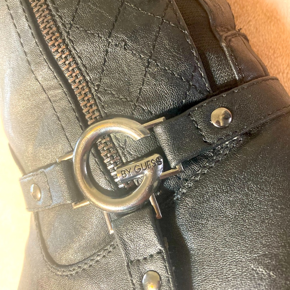 BLACK GUESS BOOTS
